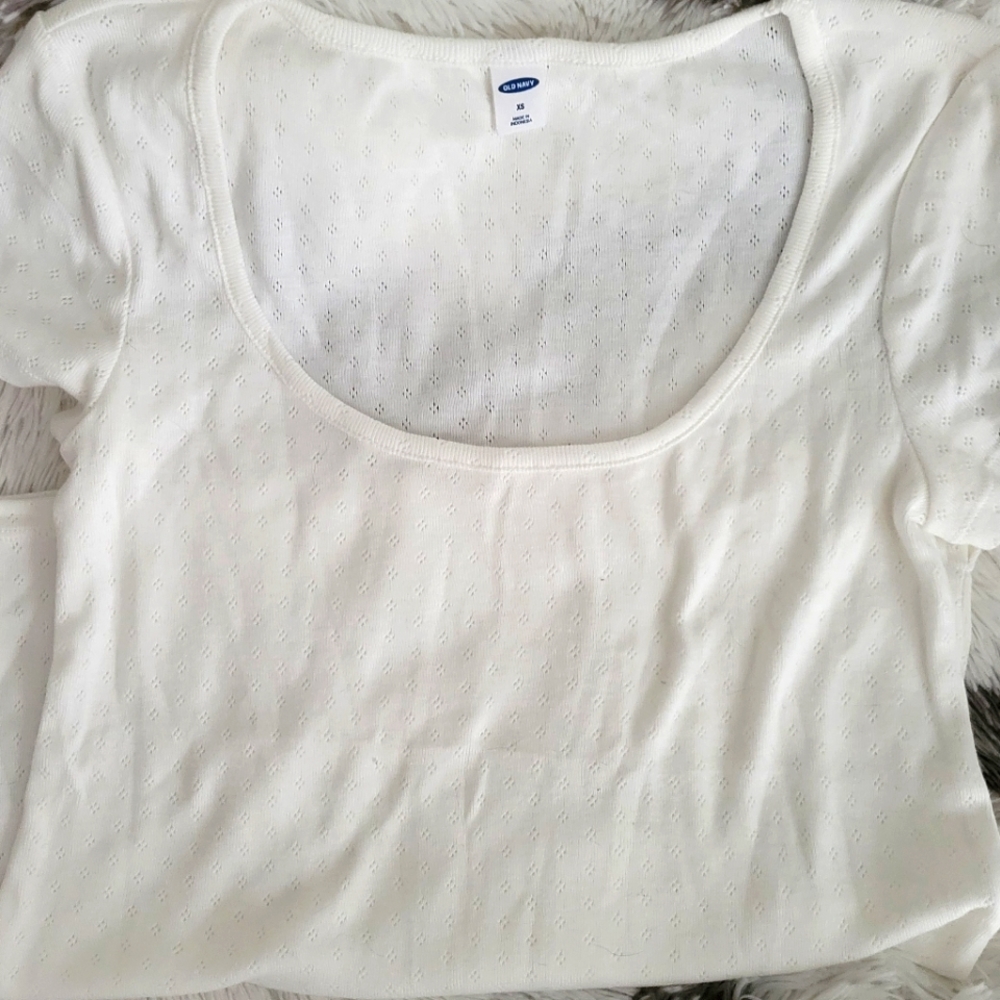 Fitted eyelet tee